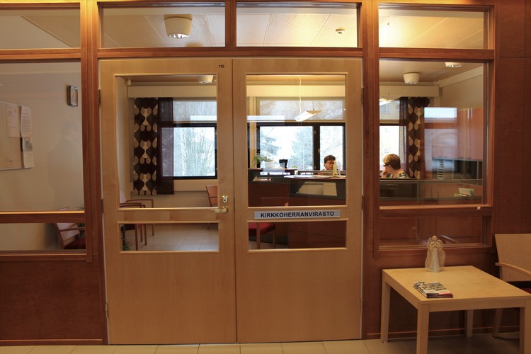 Kirkkoherranviraston aula